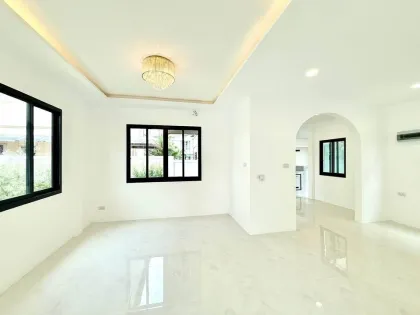 บ้านสไตล์โมเดิร์น 3 ห้องนอน ที่ปรับปรุงใหม่ในฉลอง