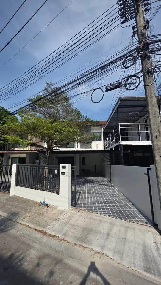 ทาวน์เฮาส์ 3 ห้องนอนที่ Pruksa Ville กะทู้-ป่าตอง ภูเก็ต
