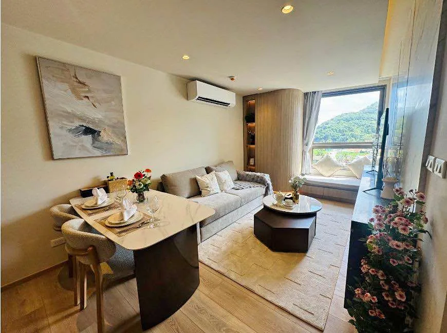 Moderne 1-Schlafzimmer-Wohnung in der Nähe von Nai Harn Strand