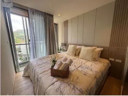 Moderne 1-Schlafzimmer-Wohnung in der Nähe von Nai Harn Strand