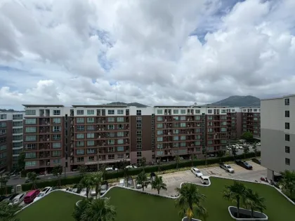 Apartamento de 2 habitaciones con vista a la piscina en D Condo Reef, piso 8