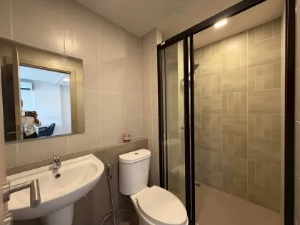 Apartamento de 2 habitaciones con vista a la piscina en D Condo Reef, piso 8