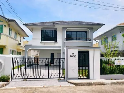 4 Schlafzimmer 3 Badezimmer Villa in Supalai Hill, Cherng Talay, Phuket