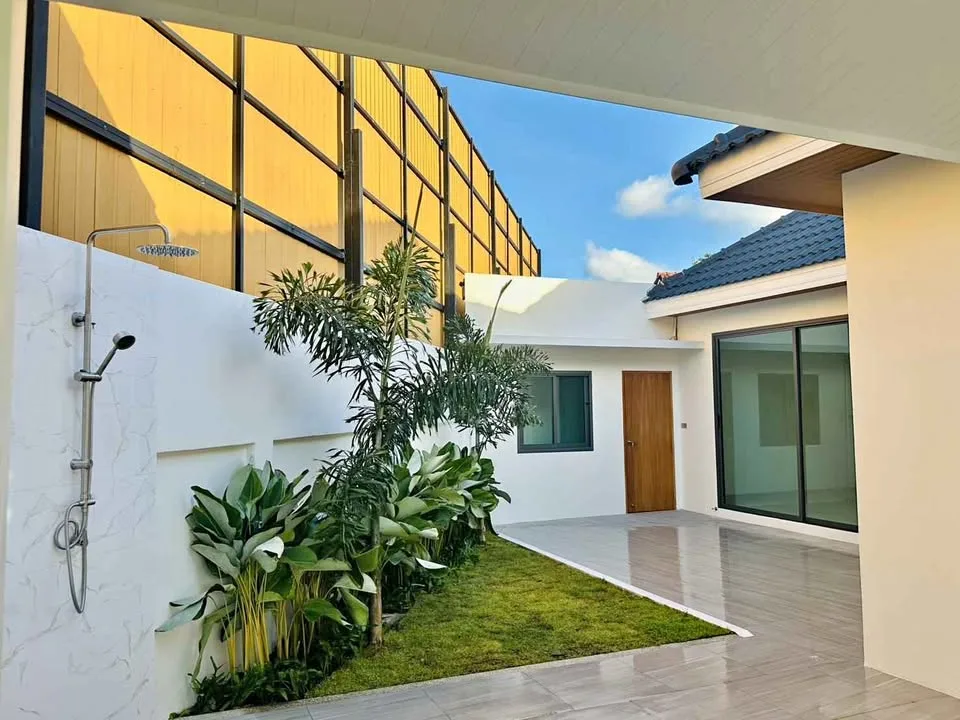 4-Bedroom, 4-Bathroom Villa Near King Power Phuket