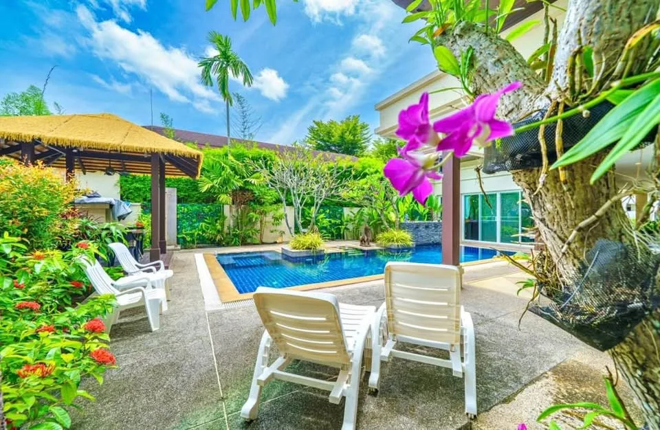 Geräumige 4-Zi. Poolvilla mit großem Grundstück in Rawai