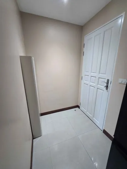 Просторная квартира с 1 спальней и ванной в The Point Phuket