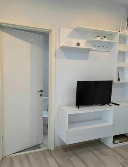 Кондо с 1 спальней The Base Uptown с видом на бассейн