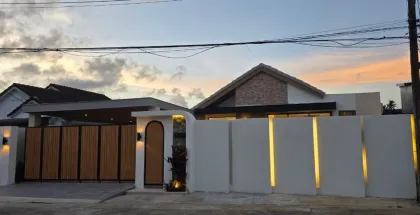 Вилла с 3 спальнями и бассейном в продаже — Parichat Pool Villa, Чалонг