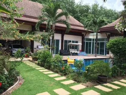 Villa con piscina de 3 habitaciones en Kathu, Phuket