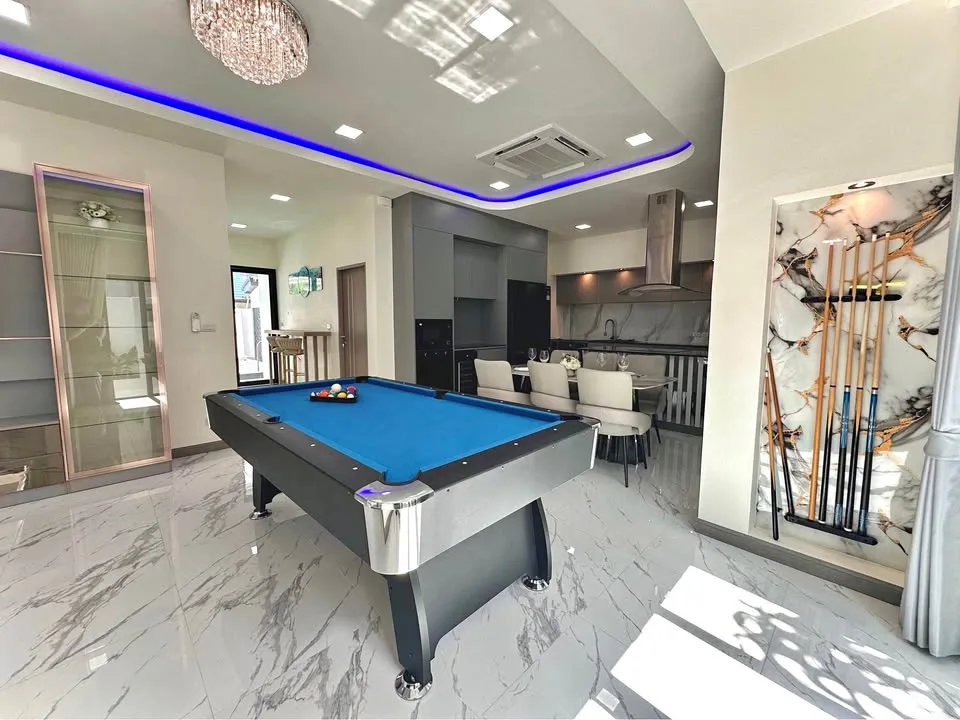 Villa mit 3 Schlafzimmern, 5 Bädern und Privatpool zu verkaufen