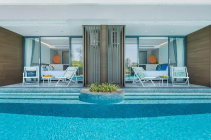 Студия с выходом в бассейн и видом на пляж в Kora Beach Residences
