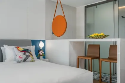 Студия с выходом в бассейн и видом на пляж в Kora Beach Residences