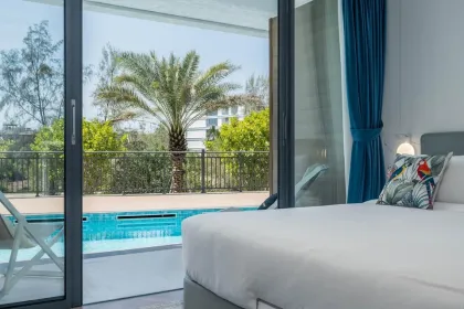Студия с выходом в бассейн и видом на пляж в Kora Beach Residences