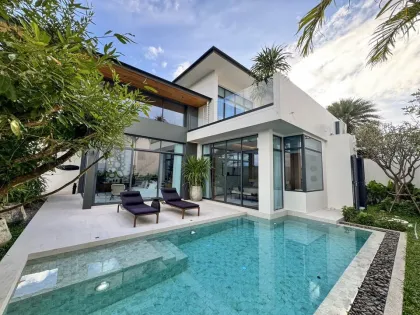 Villa de lujo de 3 dormitorios con piscina en Elite Chalong Villas