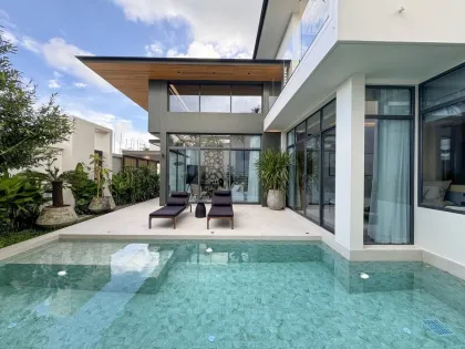 Villa de lujo de 3 dormitorios con piscina en Elite Chalong Villas