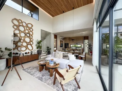 Villa de lujo de 3 dormitorios con piscina en Elite Chalong Villas