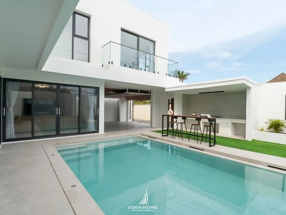 Villa moderna de lujo con piscina en Nai Harn, 4 dormitorios y 5 baños