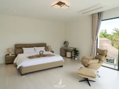 วิลล่าสไตล์โมเดิร์นสุดหรู พร้อมสระว่ายน้ำที่ในหาน 4 ห้องนอน 5 ห้องน้ำ