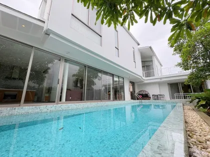 Роскошная вилла с 4 спальнями и бассейном на продажу в The Nest от Wallaya Villas