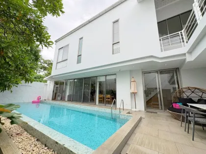 Роскошная вилла с 4 спальнями и бассейном на продажу в The Nest от Wallaya Villas
