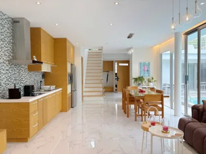 Роскошная вилла с 4 спальнями и бассейном на продажу в The Nest от Wallaya Villas
