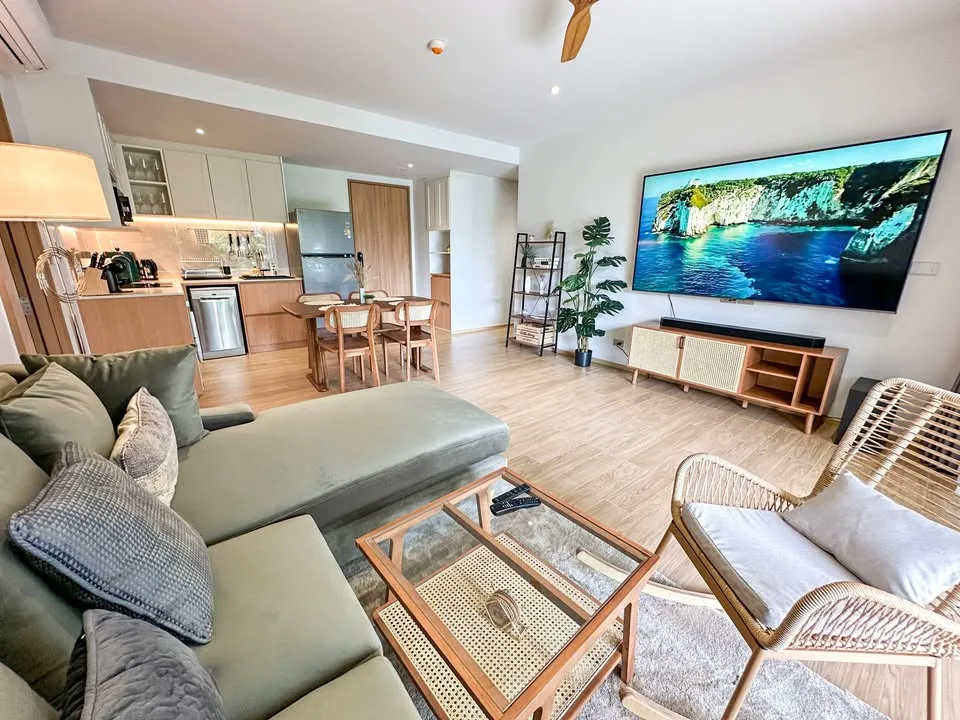 2-Bedroom Corner Condo Near Laguna Beach, Thalang