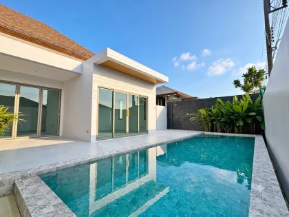 Luxus-Poolvilla mit 3 Schlafzimmern & 4 Bädern in Bang Tao, Cherng Talay