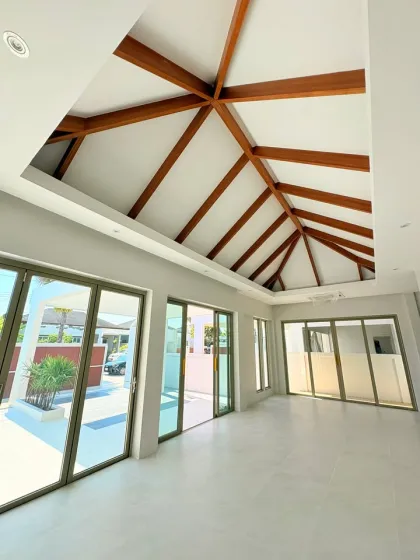 Luxus-Poolvilla mit 3 Schlafzimmern & 4 Bädern in Bang Tao, Cherng Talay