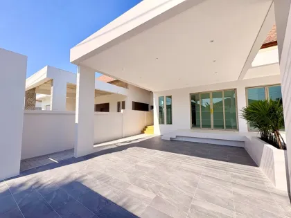Luxus-Poolvilla mit 3 Schlafzimmern & 4 Bädern in Bang Tao, Cherng Talay
