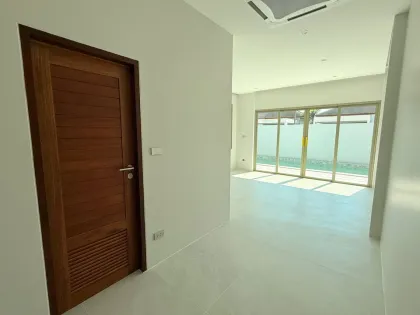 Luxus-Poolvilla mit 3 Schlafzimmern & 4 Bädern in Bang Tao, Cherng Talay