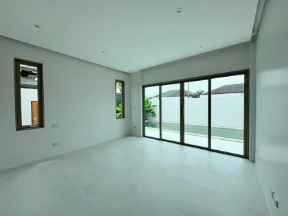 Luxus-Poolvilla mit 3 Schlafzimmern & 4 Bädern in Bang Tao, Cherng Talay
