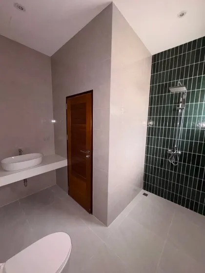 Luxus-Poolvilla mit 3 Schlafzimmern & 4 Bädern in Bang Tao, Cherng Talay