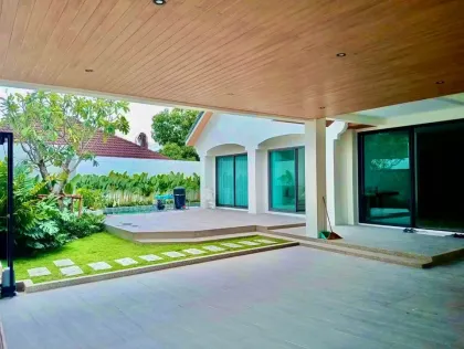 Villa 4 Chambres avec Piscine Privée à Patong