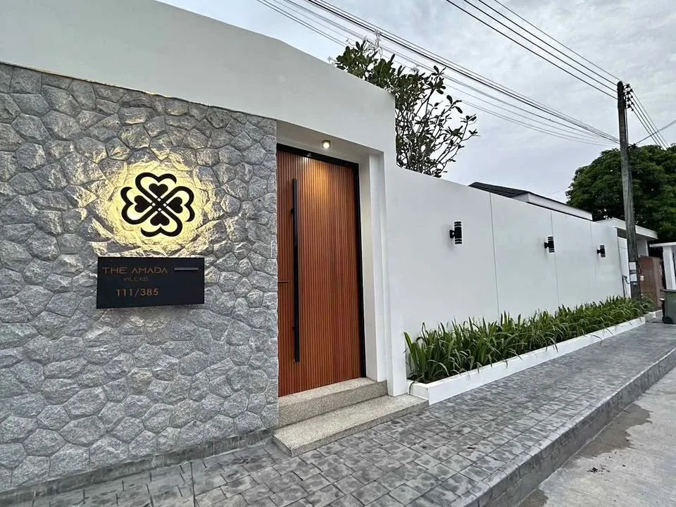 Luxuriöse private Pool-Villa mit 3 Schlafzimmern in Thalang, Phuket