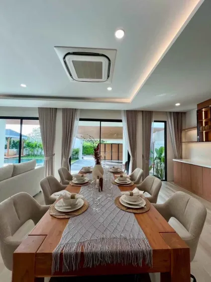 Luxuriöse private Pool-Villa mit 3 Schlafzimmern in Thalang, Phuket
