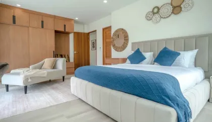 Luxuriöse private Pool-Villa mit 3 Schlafzimmern in Thalang, Phuket