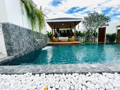 Luxuriöse private Pool-Villa mit 3 Schlafzimmern in Thalang, Phuket