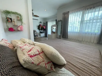 Просторная 3-комнатная вилла на продажу в Чалонге, Пхукет