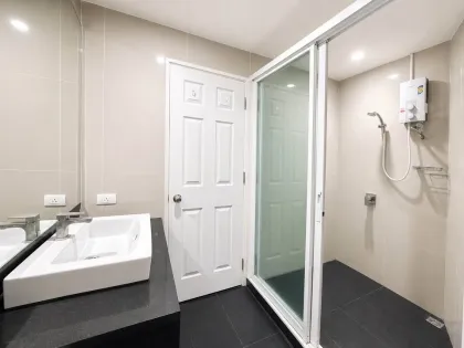 Amplio condominio de 1 dormitorio en The View Condominium, Kamala