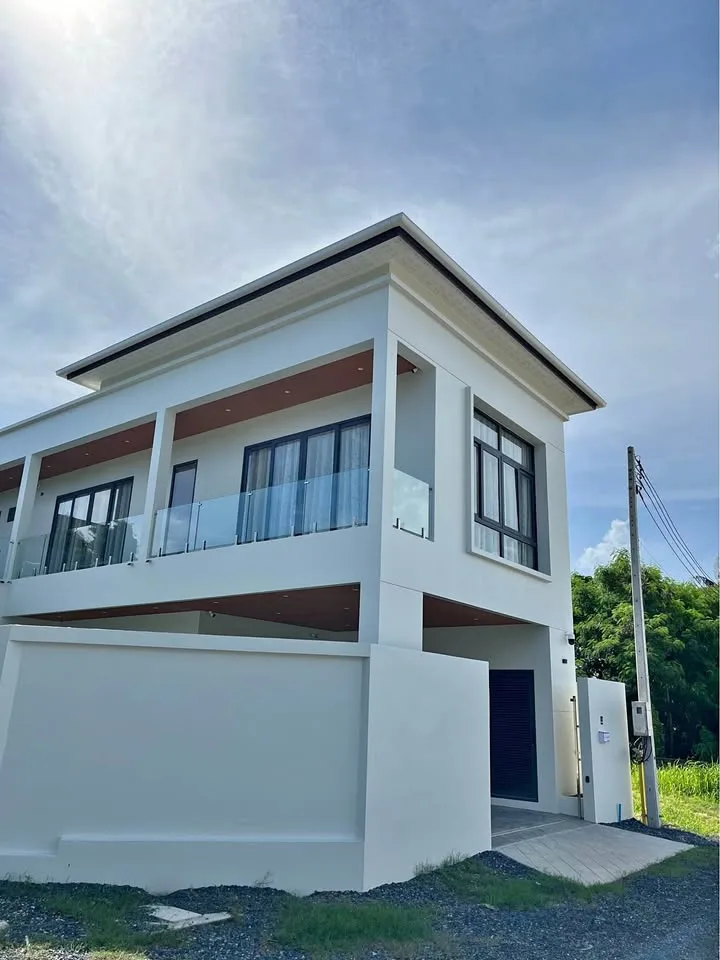 Modern 3-Bedroom 4-Bathroom Pool Villa in Rawai