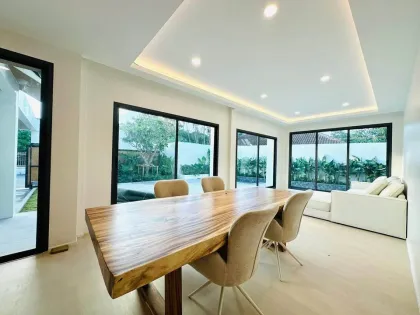 วิลล่าพร้อมสระว่ายน้ำ 4 ห้องนอน ในทำเลชั้นนำ ราไวย์ ภูเก็ต