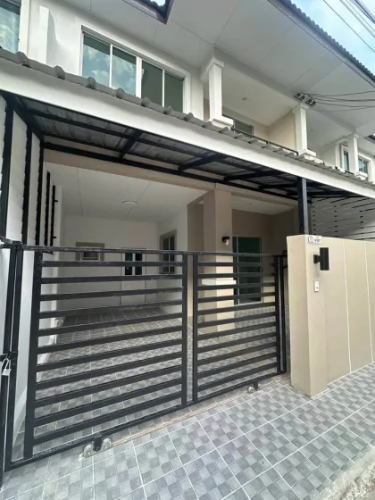 Таунхаус с 3 спальнями в Phanason Garden Home, Таланг, Пхукет