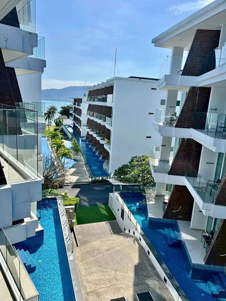 อพาร์ตเมนต์ 1 ห้องนอน 1 ห้องน้ำ ที่ The Beachfront Rawai พร้อมวิวทะเล