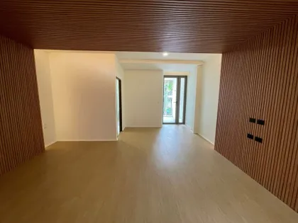 Neues Modernes Tropisches 2-Schlafzimmer Stadthaus in Rawai