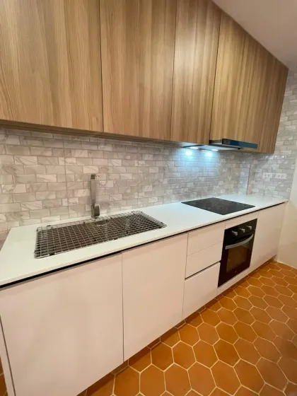 Neues Modernes Tropisches 2-Schlafzimmer Stadthaus in Rawai