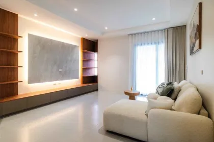 Moderne 3-Zimmer 2-stöckige Poolvilla in Chalong