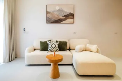 Moderne 3-Zimmer 2-stöckige Poolvilla in Chalong