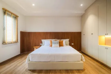 Moderne 3-Zimmer 2-stöckige Poolvilla in Chalong