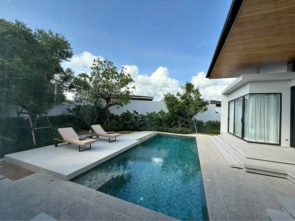 Villa Moderna Tipo Loft de 4 Dormitorios con Piscina Privada en Rawai