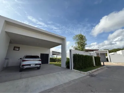 Villa Moderna Tipo Loft de 4 Dormitorios con Piscina Privada en Rawai